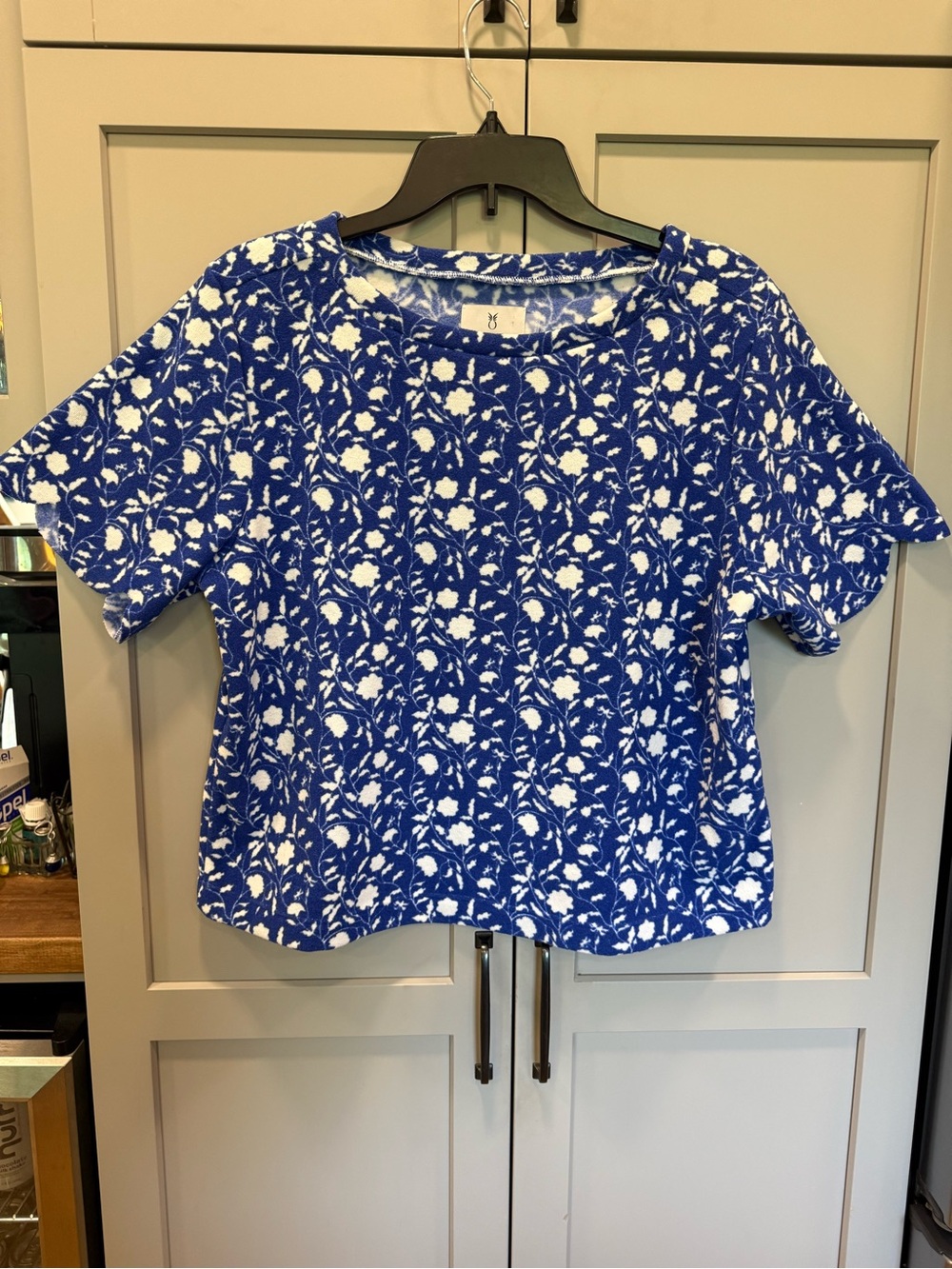 Dudley Stephens Blue and White Floral Short-Sleeve Tee